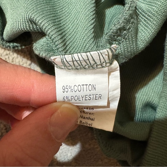 Candy Cane Green Sweatshirt Christmas Long Sleeve Top Toddler Boy Girl 2T - Picture 4 of 5